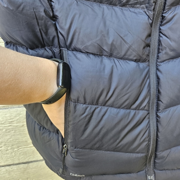 Eddie Bauer black 650 fill down and feather quilted vest medium - Picture 4 of 7